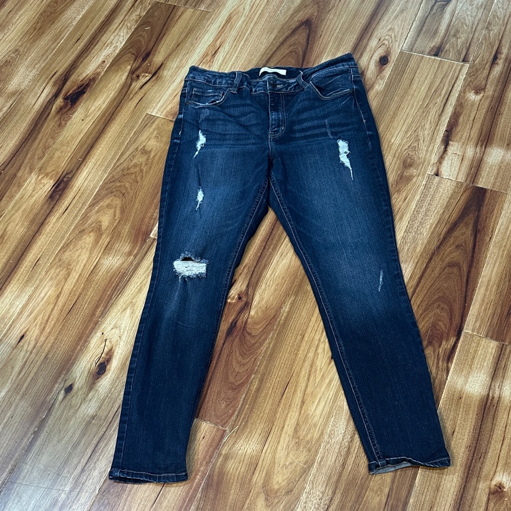 Distressed Dark Blue Women's Jeans #025 
EUC